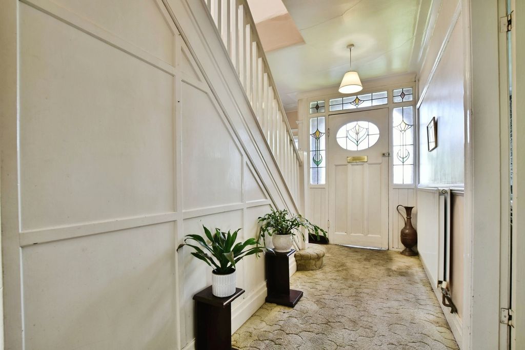 Property photo 3 of 18 Pbox-Img.Jpg