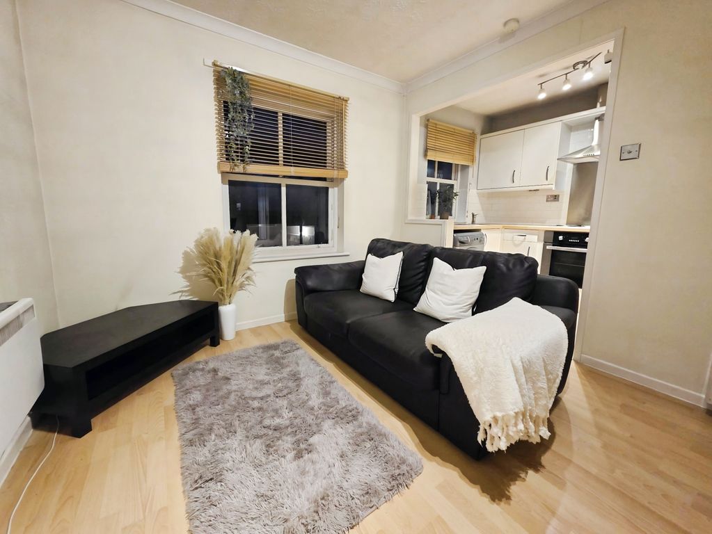 Property photo 3 of 6