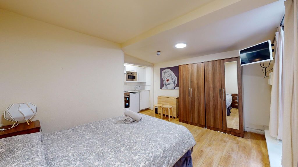 Property photo 3 of 10