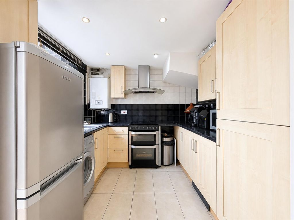 Property photo 3 of 13 Kitchen