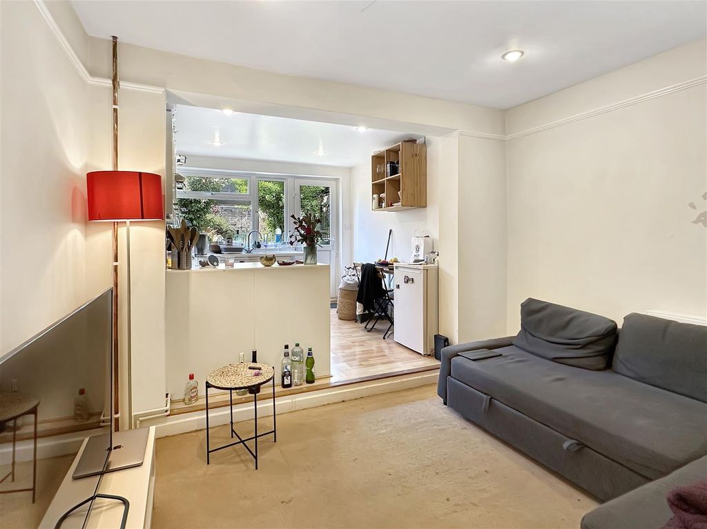 Property photo 2 of 13 Img (3).Jpg