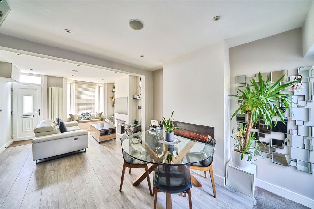 Property photo 2 of 18 Picture No. 81