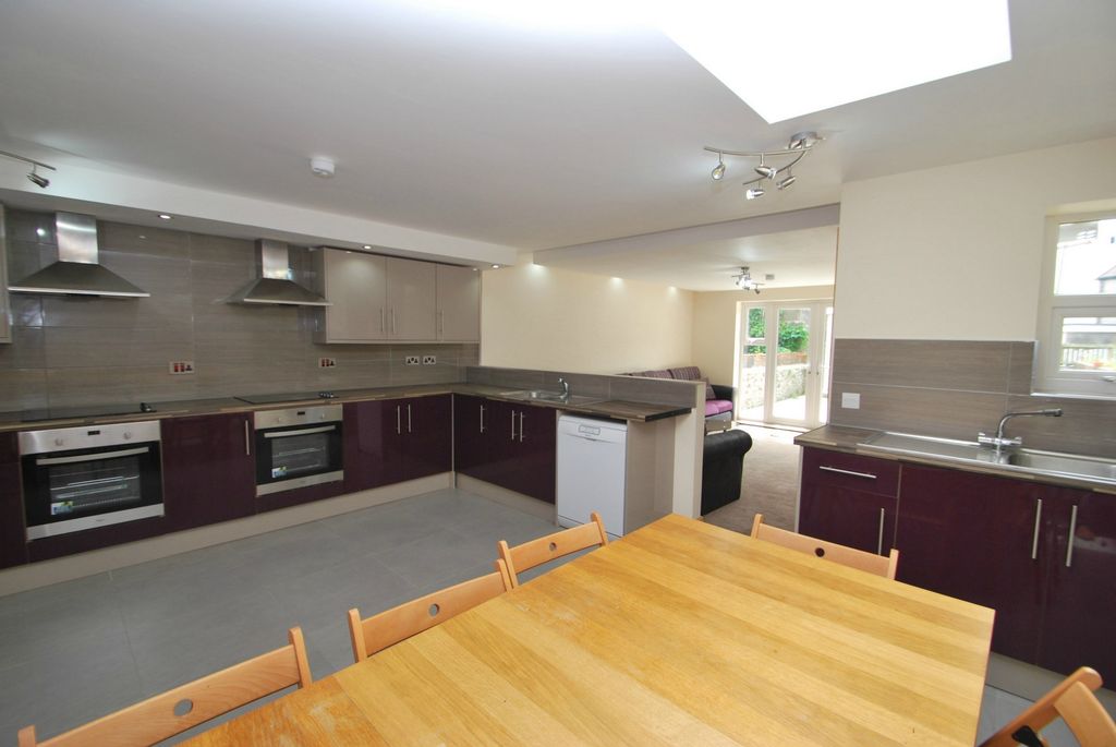 Property photo 2 of 19 Photo 5