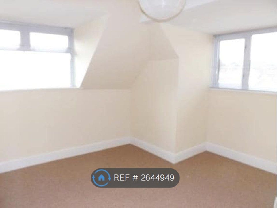 Property photo 2 of 9 Bedroom 1