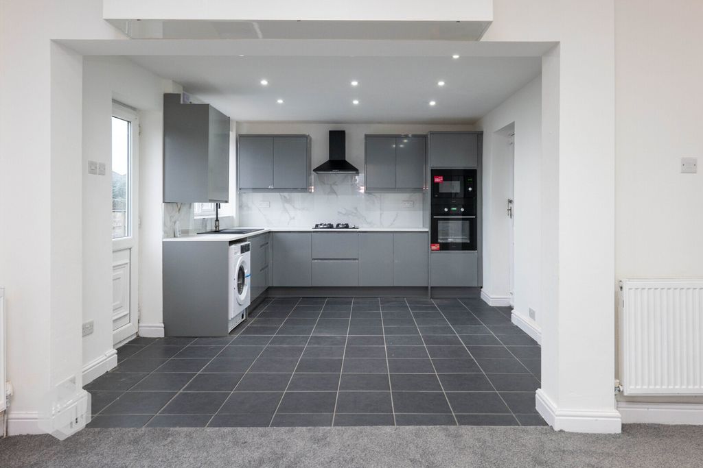 Property photo 3 of 24 Picture No. 22