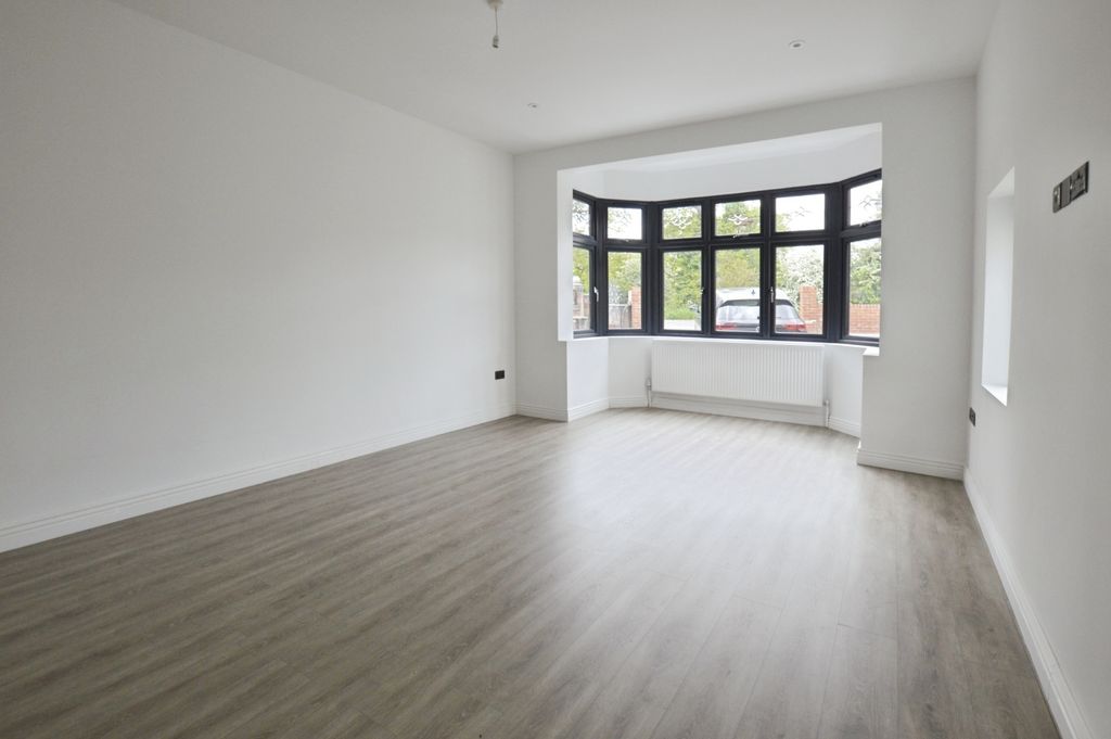 Property photo 2 of 17 Pbox-Img.Jpg