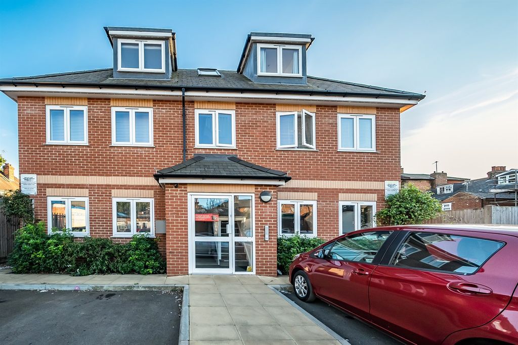 Property photo 1 of 7 (Main)