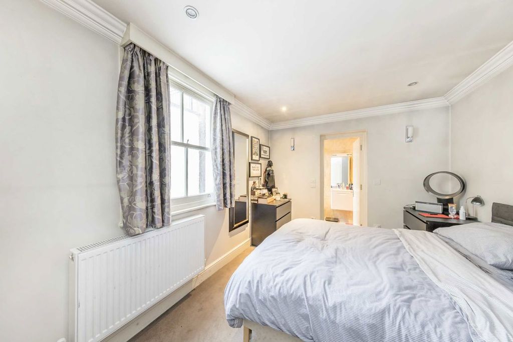 Property photo 3 of 5