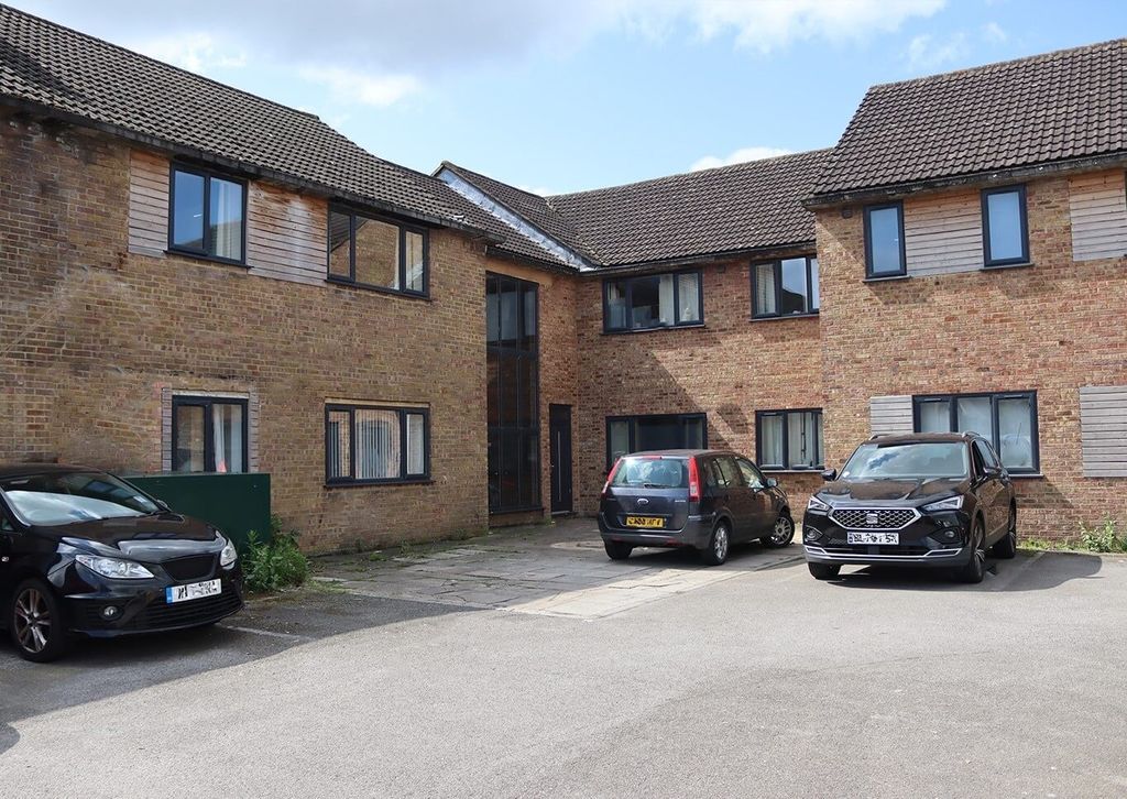 Property photo 2 of 4 Front