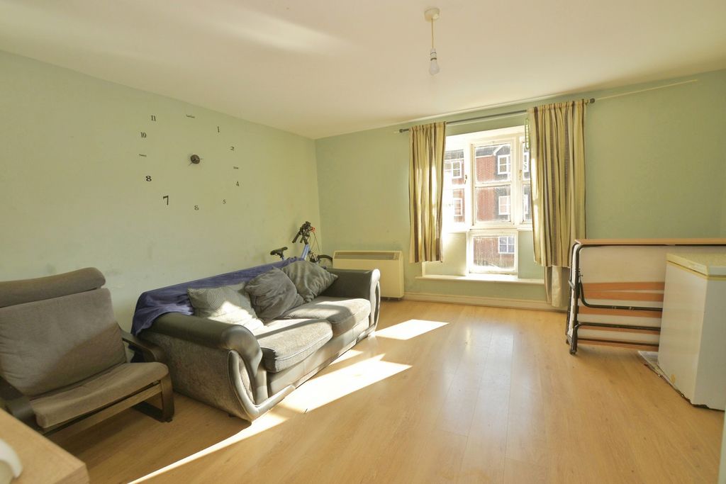 Property photo 2 of 16 Lounge/Diner