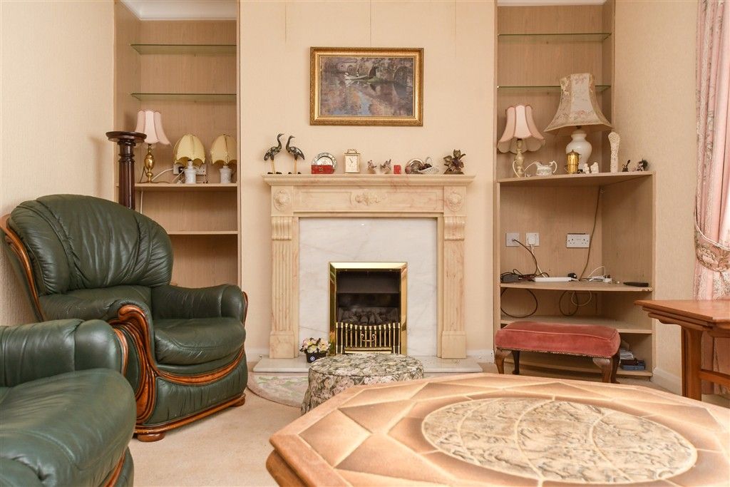 Property photo 2 of 11 Internal Feature