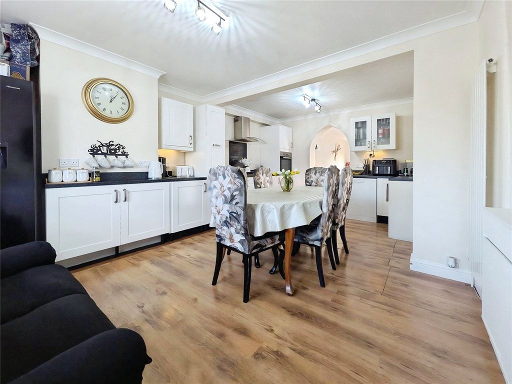 Property photo 2 of 22 Picture No. 29