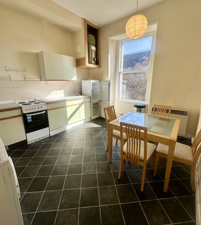 Property photo 3 of 9 Kitchen