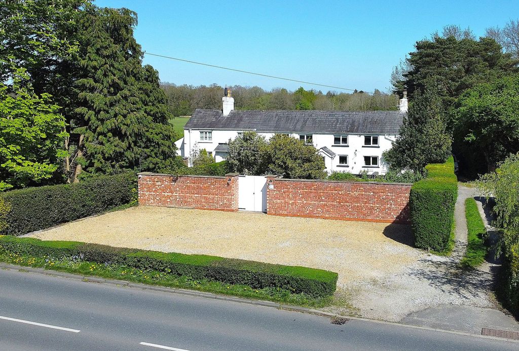 Property photo 2 of 35