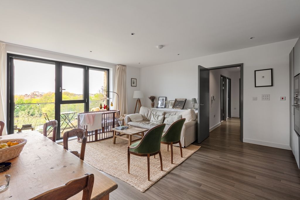 Property photo 1 of 12 Constance Green C...