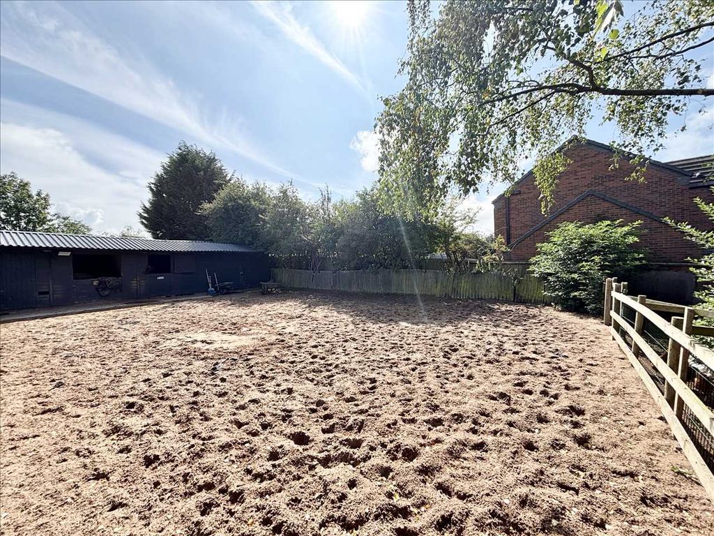 Property photo 2 of 30