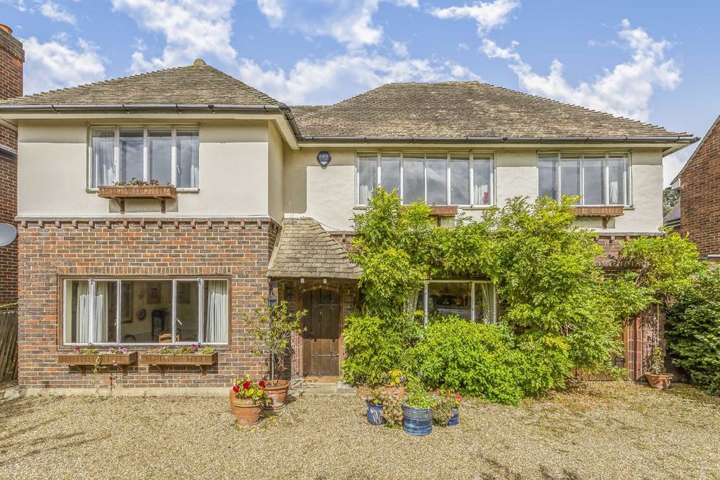 Property photo 1 of 8