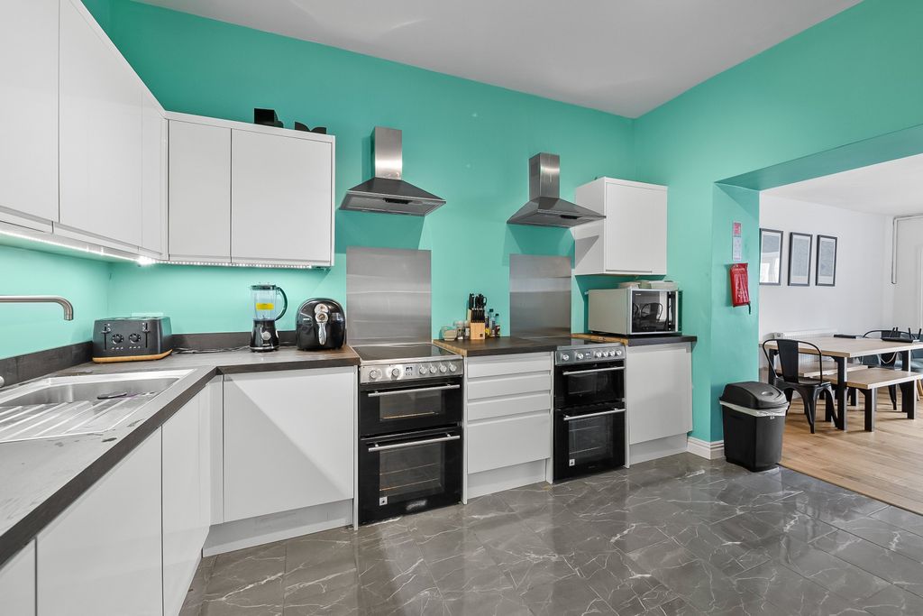 Property photo 3 of 4 0001