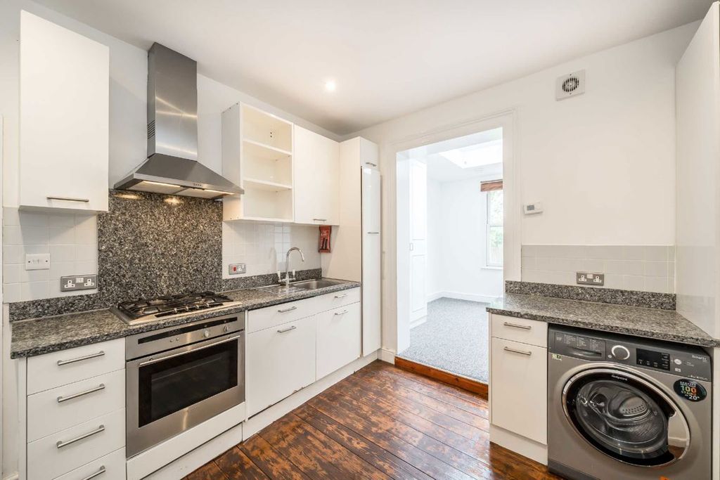 Property photo 2 of 6