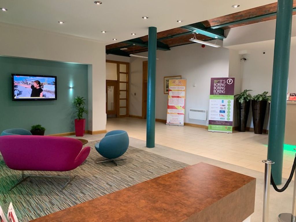 Property photo 3 of 5 Reception