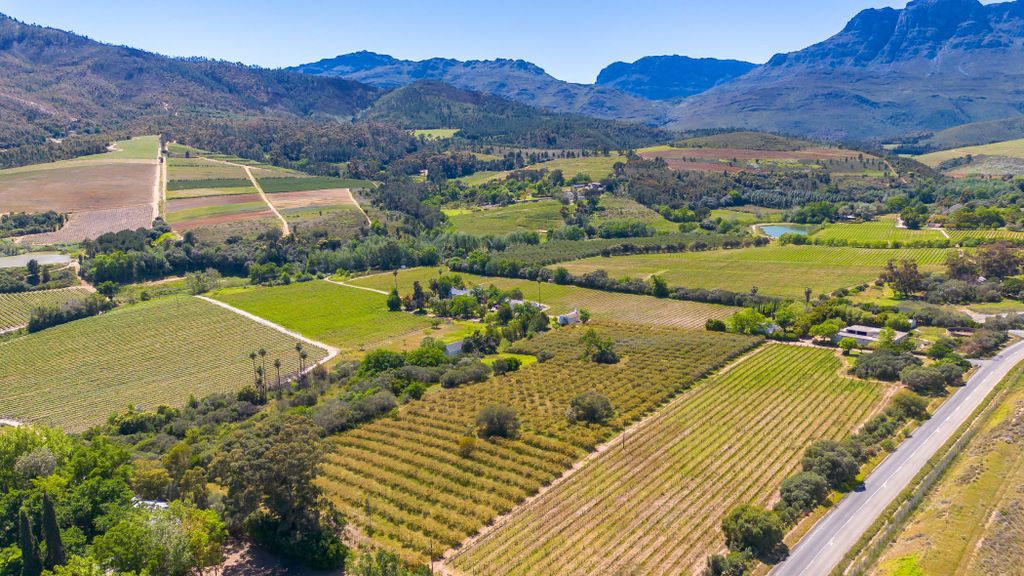 Property photo 2 of 18 Tk1717908