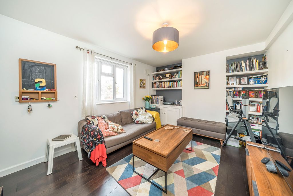 Property photo 2 of 7 Picture No. 12