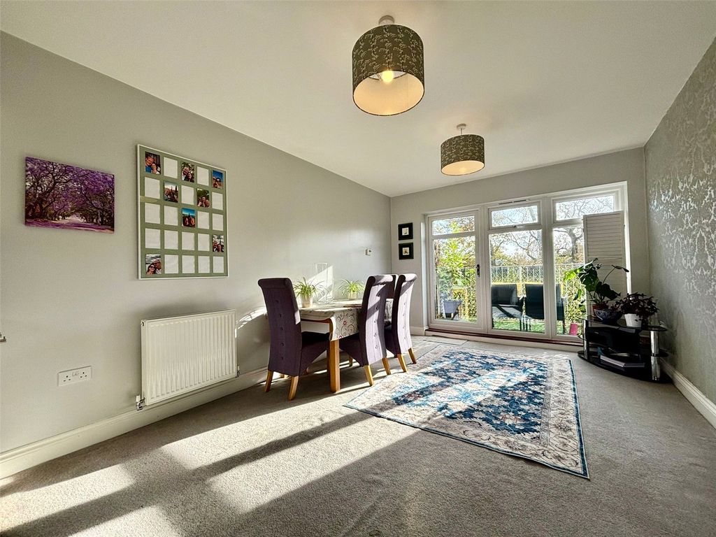 Property photo 2 of 8 Picture No. 09