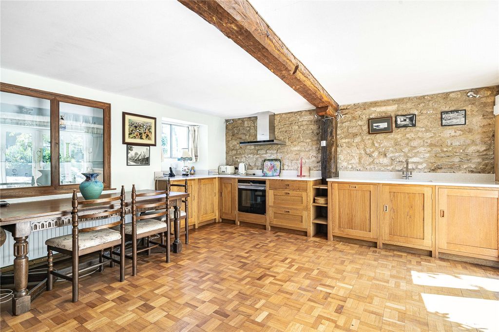 Property photo 2 of 14 Kitchen/Dining