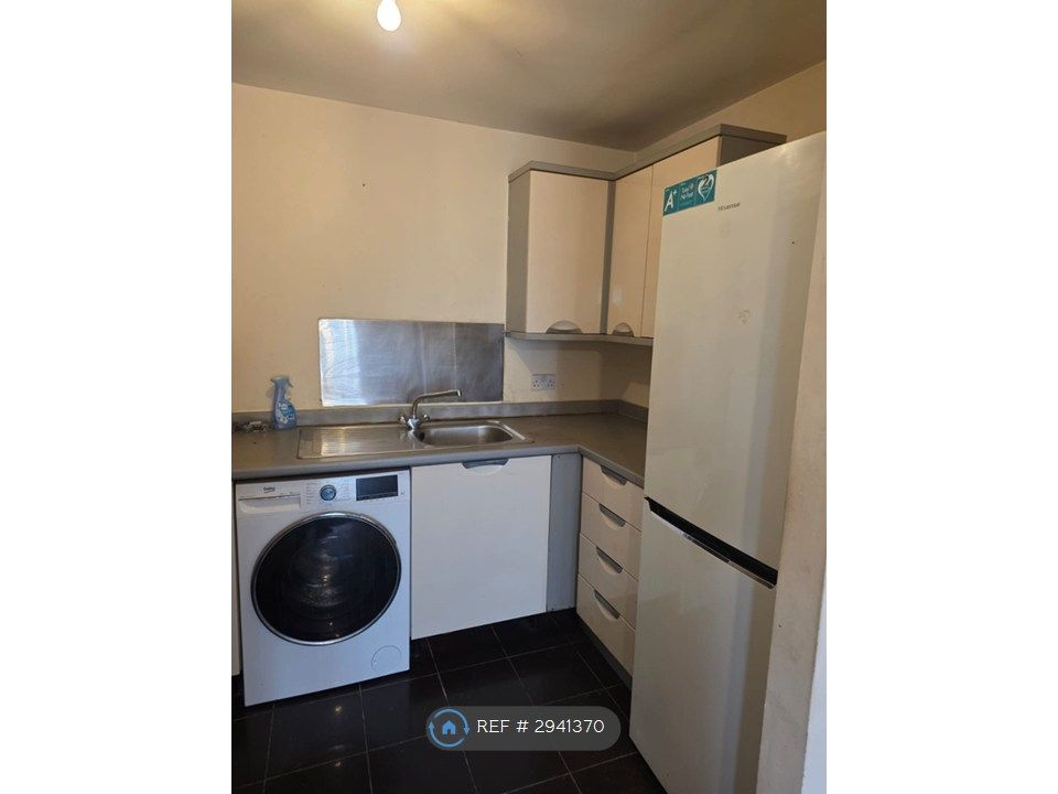 Property photo 1 of 11 Kitchen