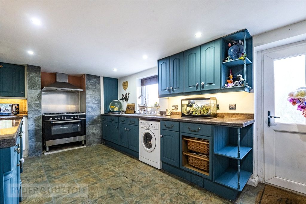 Property photo 3 of 20 Kitchen