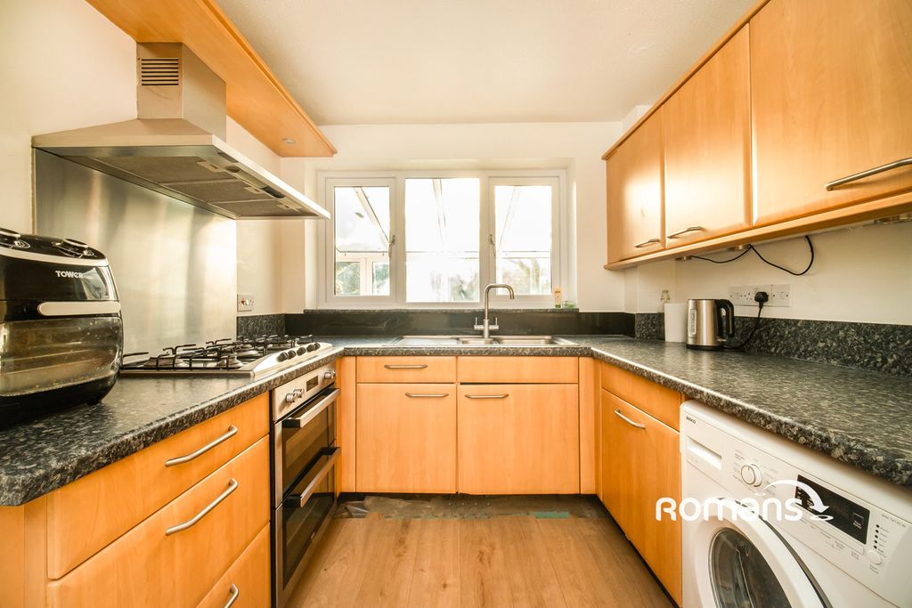 Property photo 3 of 10 Photo