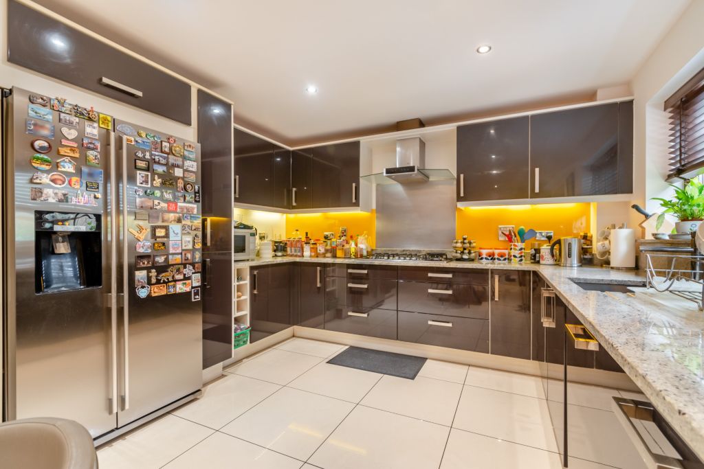 Property photo 3 of 17