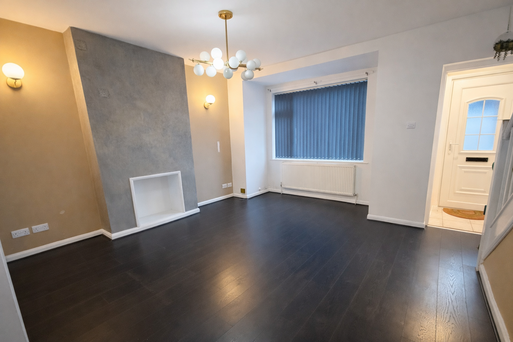 Property photo 3 of 8 Lounge