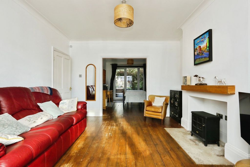 Property photo 3 of 20 Pbox-Img.Jpg