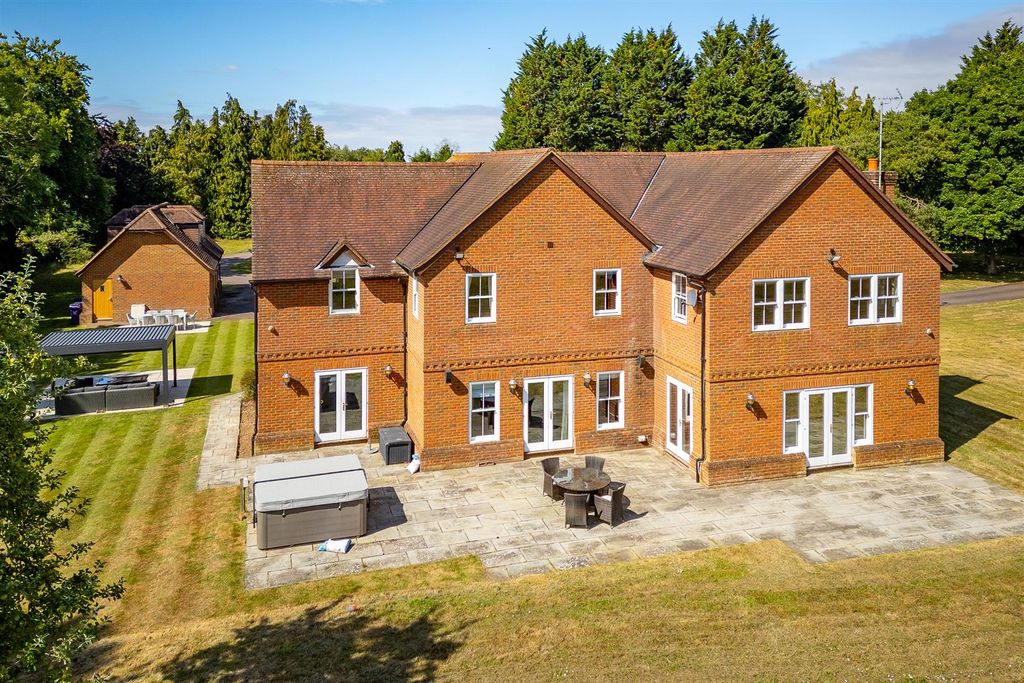 Property photo 3 of 39 External-20.Jpg