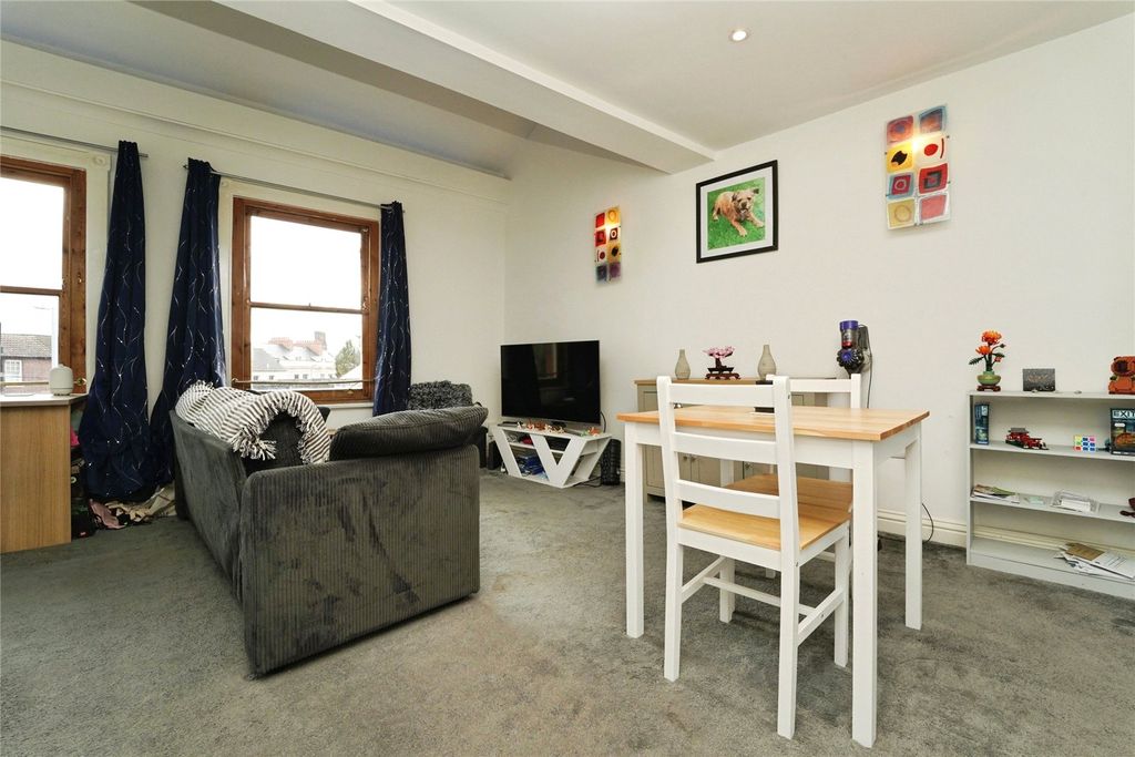 Property photo 3 of 8 Picture No. 07