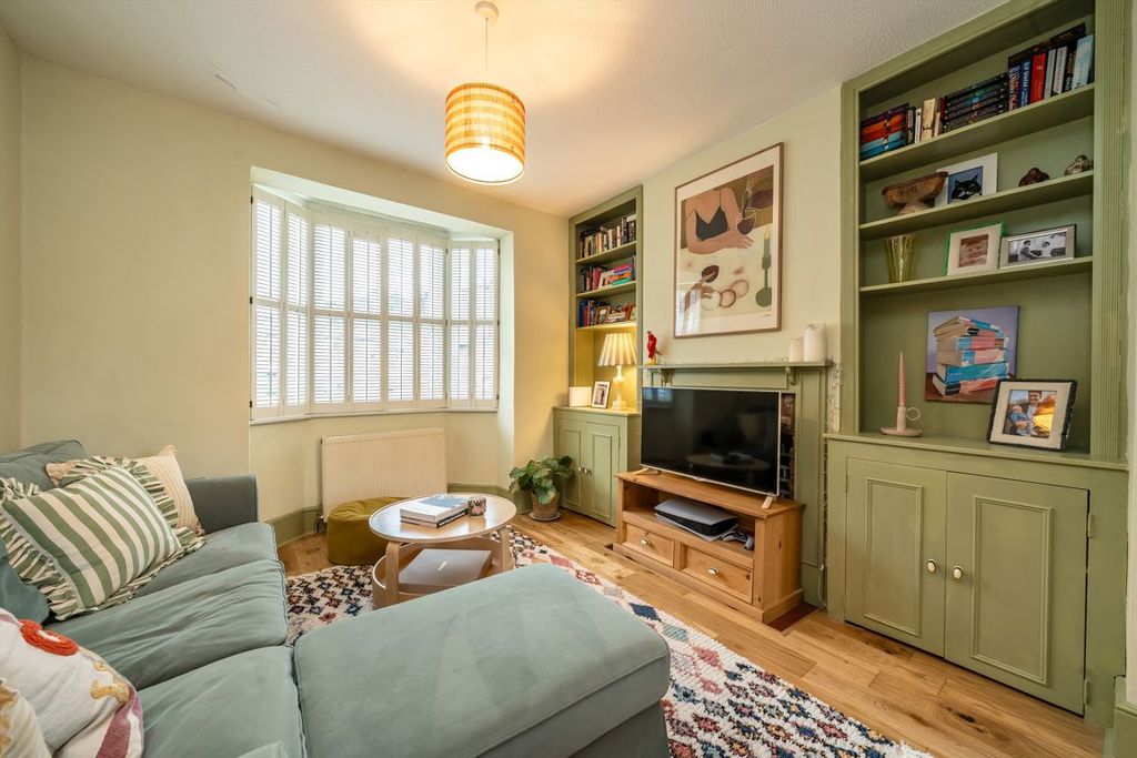 Property photo 2 of 8