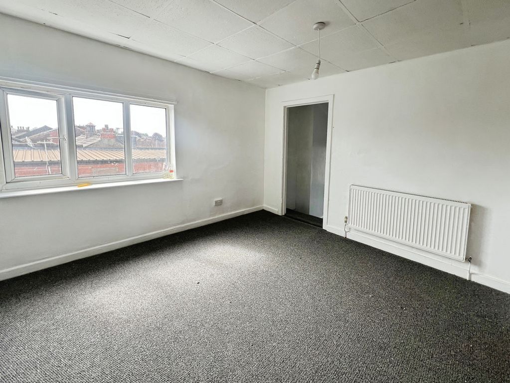 Property photo 2 of 13 Photo 4