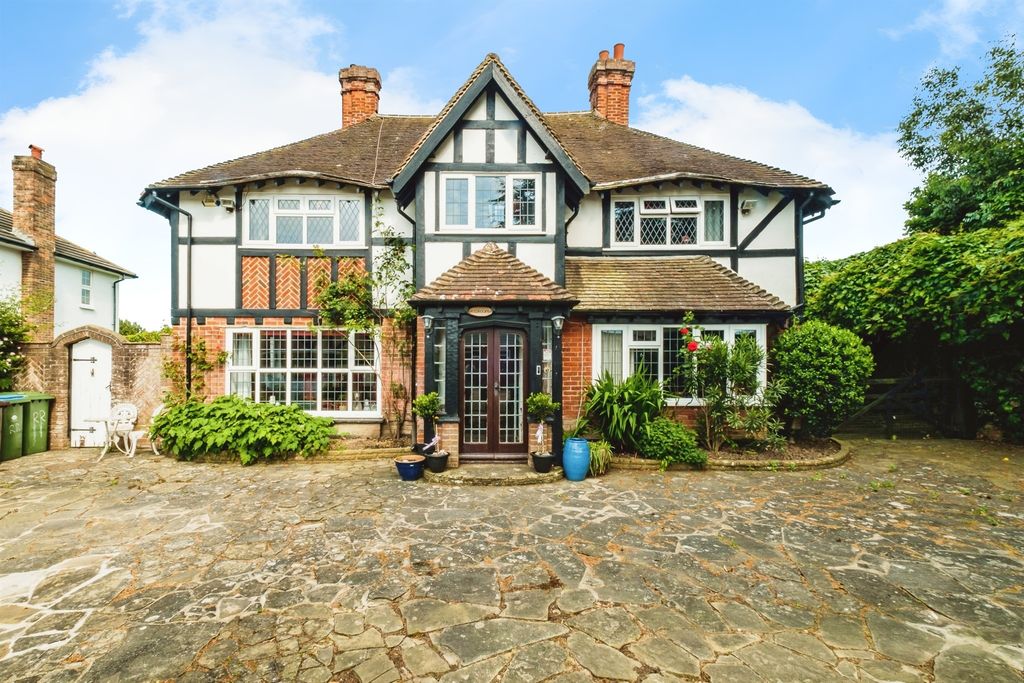 Property photo 1 of 33