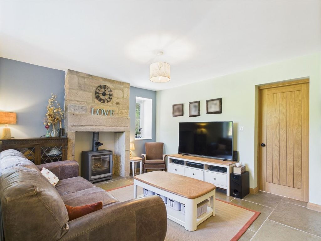 Property photo 2 of 66 Sitting Room