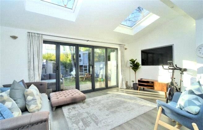 Property photo 2 of 14 Picture No. 02