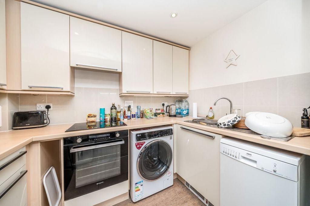 Property photo 3 of 6