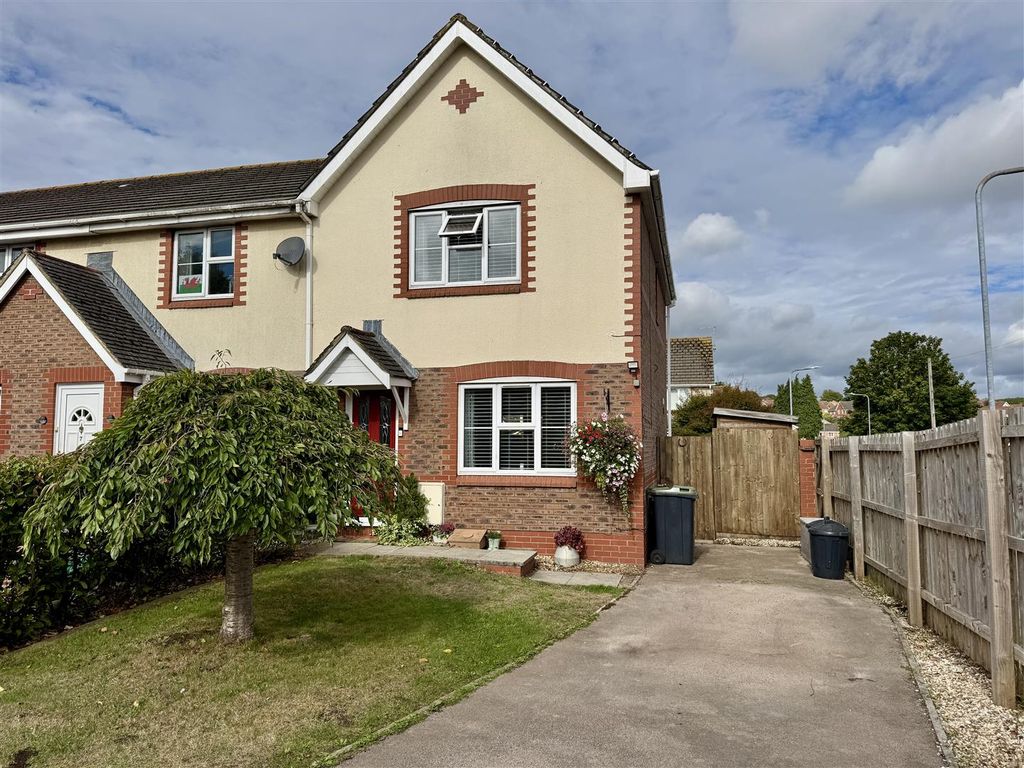 Property photo 1 of 12 St. Jospehs Close