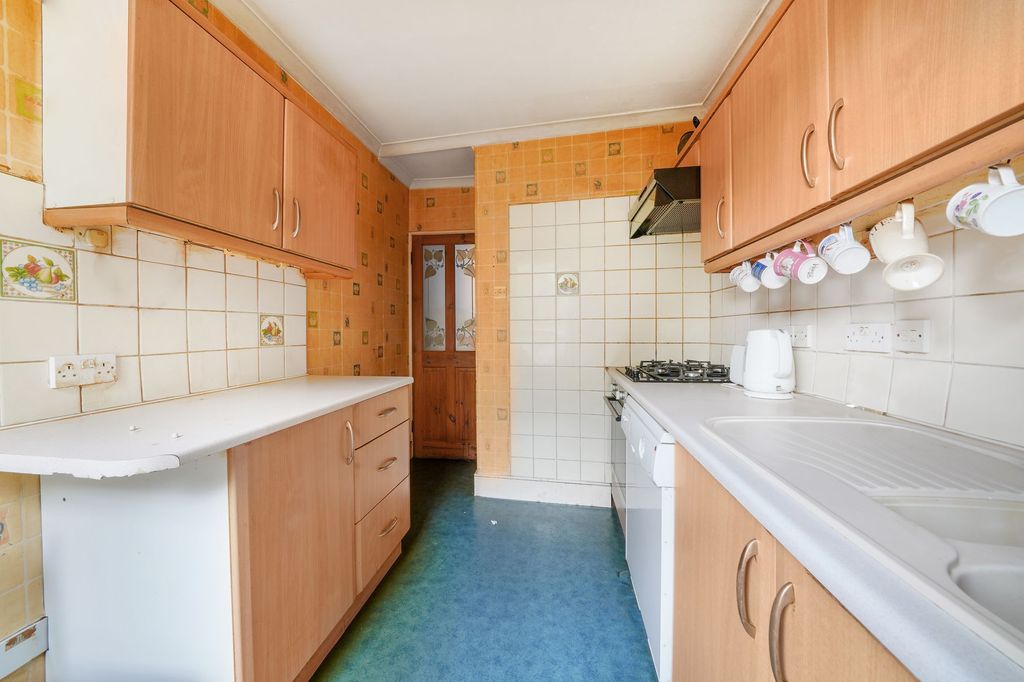 Property photo 2 of 9 Flat A, 38 Elliott Road - 1Epmh7Zlyhgz9Otqwytd