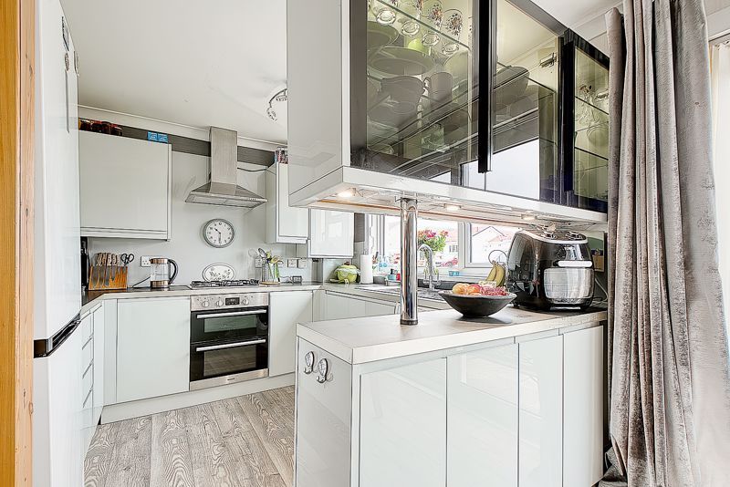 Property photo 3 of 27 Kitchen