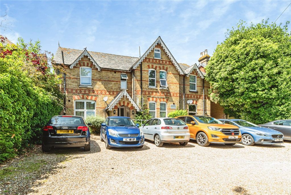 Property photo 1 of 16 Picture No. 14