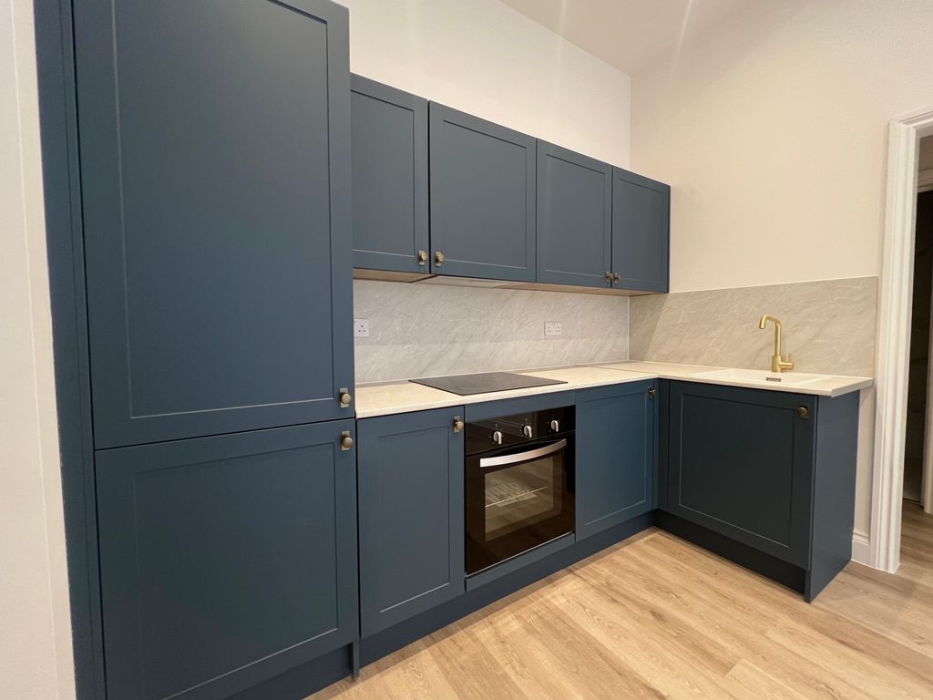 Property photo 3 of 6 Kitchen