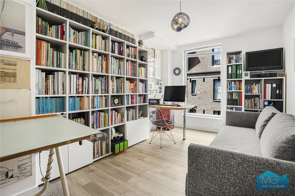 Property photo 3 of 18 Picture No. 10