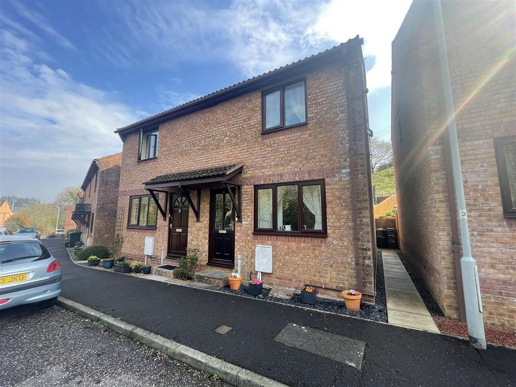 Property photo 1 of 13