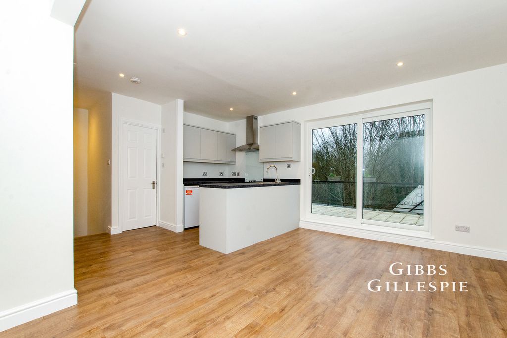 Property photo 2 of 11 Pbox-Img.Jpg